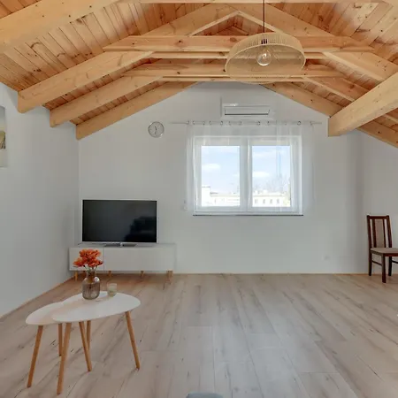 Sea Breeze By Platinium Lofts