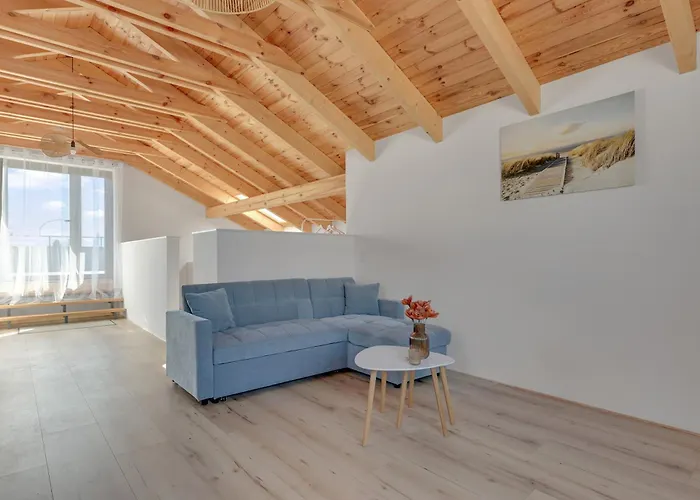 Sea Breeze By Platinium Lofts