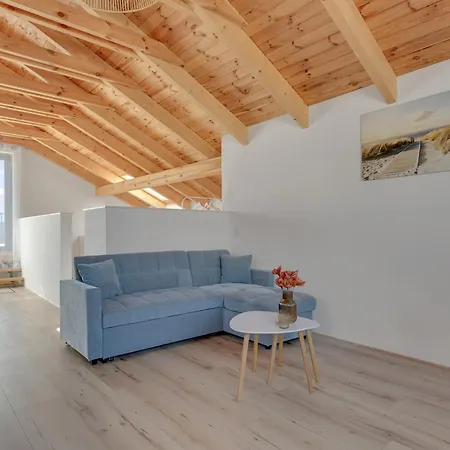 Sea Breeze By Platinium Lofts